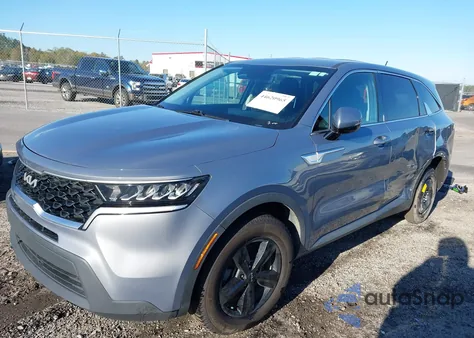 2022 Kia Sorento Lx z USA, uszkodzony, nr VIN 5XYRG4LC8NG144624